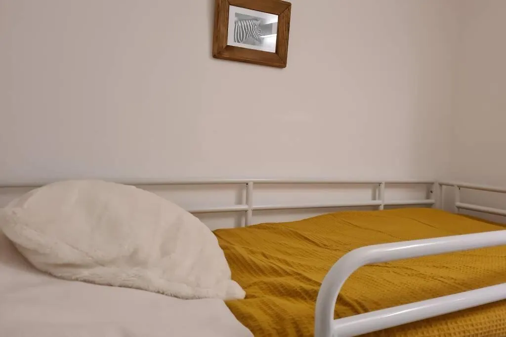 Le Lodge, T2 Classe 3 Etoiles Avec Jardin, Parking, Piscine & Mer A 2 Pas Menton 0*,  France