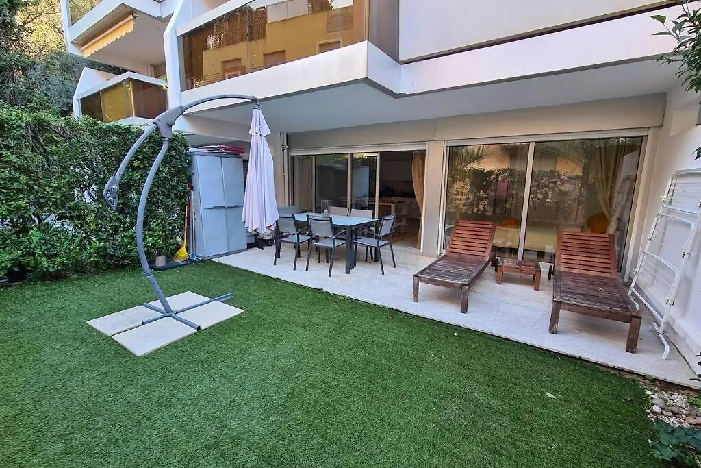 Apartment Le Lodge, T2 Classe 3 Etoiles Avec Jardin, Parking, Piscine & Mer A 2 Pas Menton France